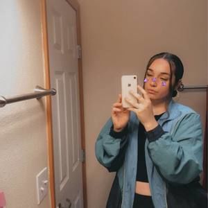 Meet your Posher, Alyssa